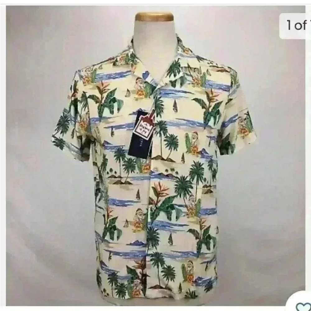 NWT Denim and Flower Mens Santa surf tropical holiday button down Christmas